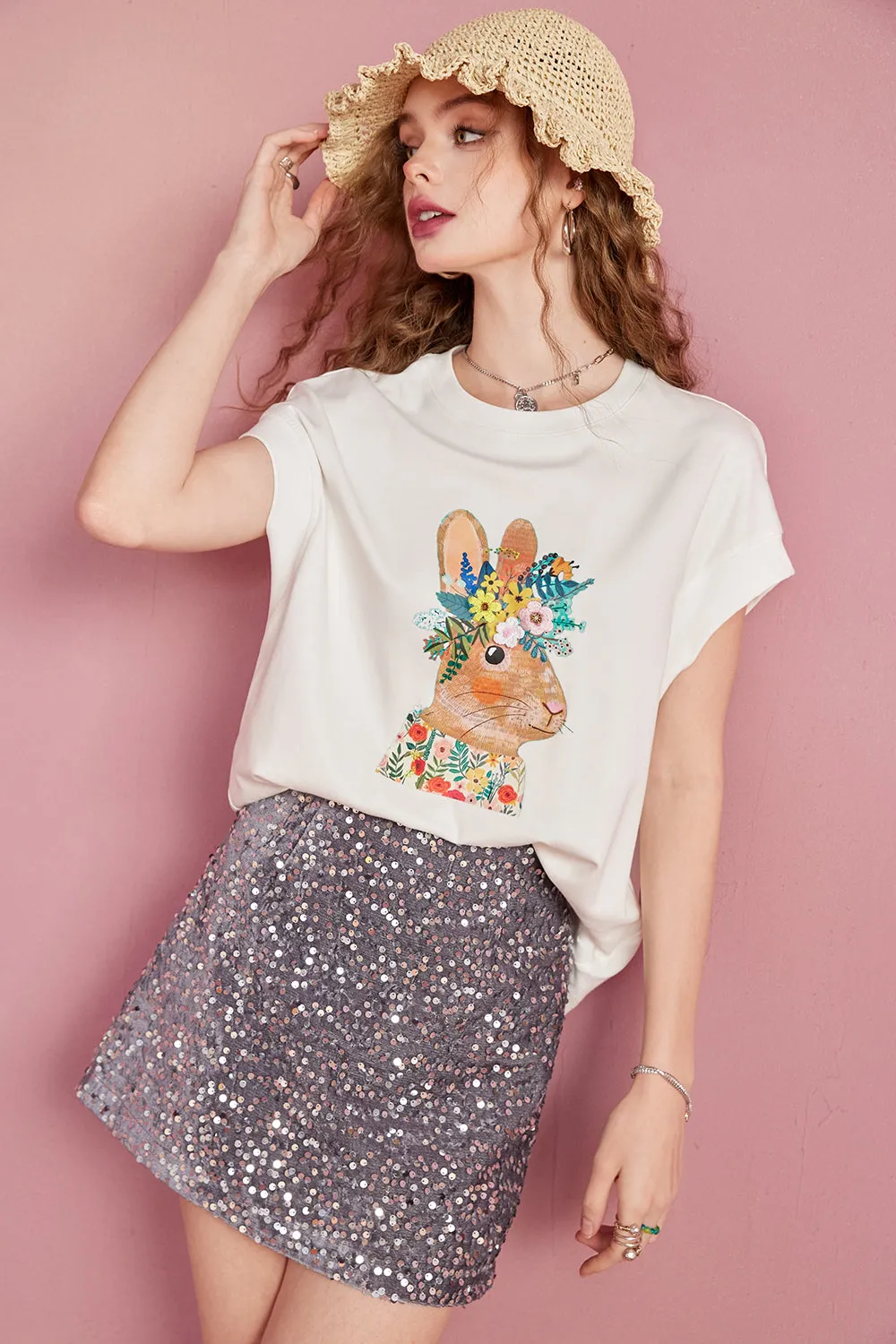 ELFSACK 2024 Summer New Rabbit Print Loose Short sleeved T-shirt Women's Design Versatile Top