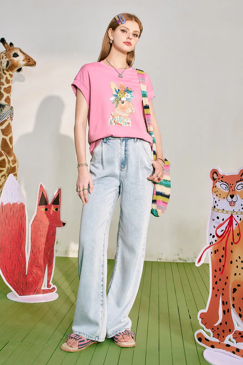 ELFSACK 2024 Summer New Rabbit Print Loose Short sleeved T-shirt Women's Design Versatile Top