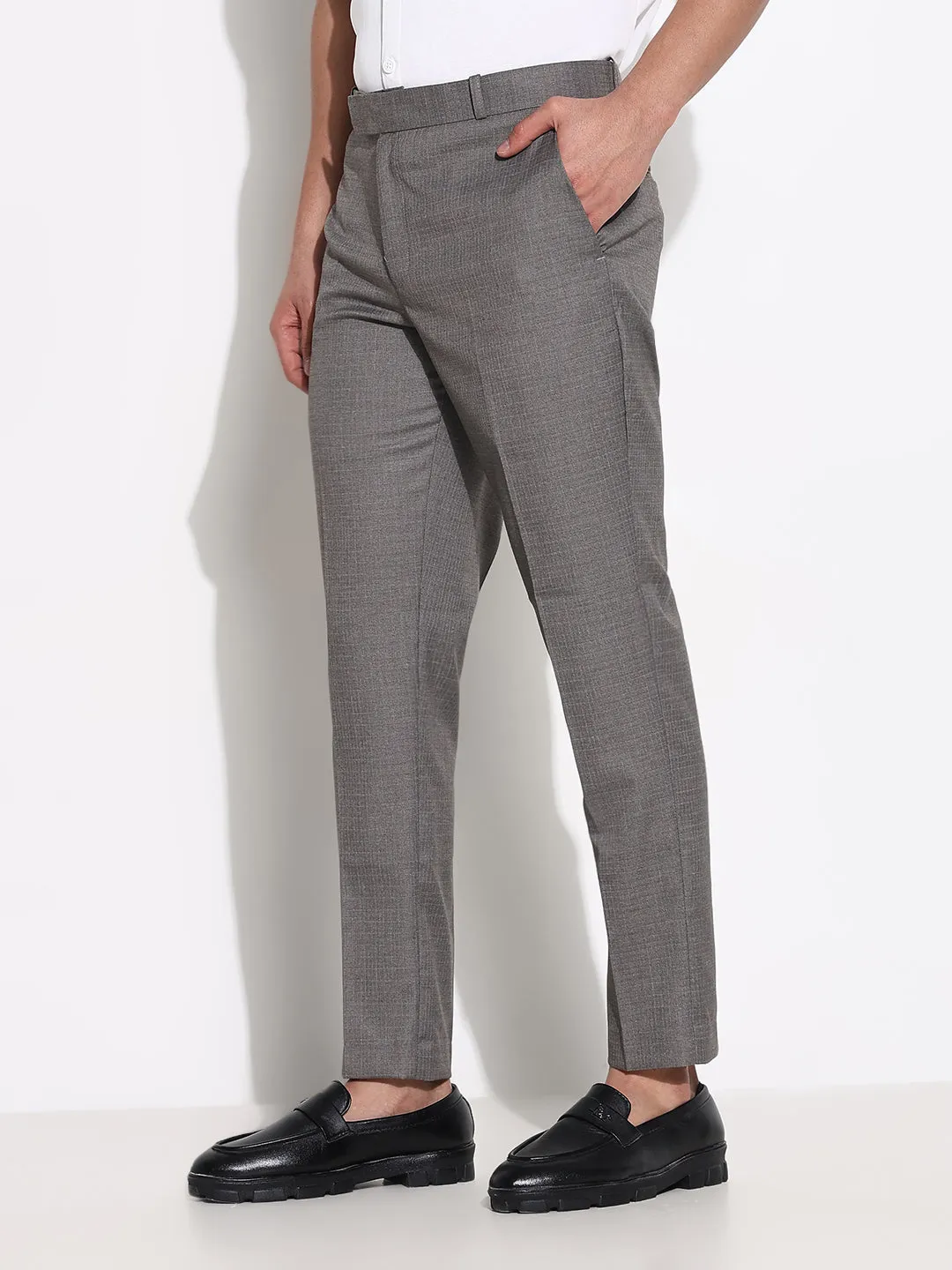 Men Grey Solid Pleated Trousers
