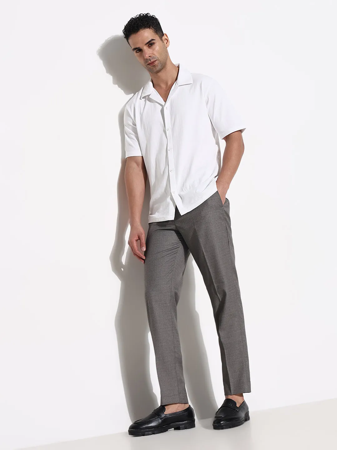 Men Grey Solid Pleated Trousers