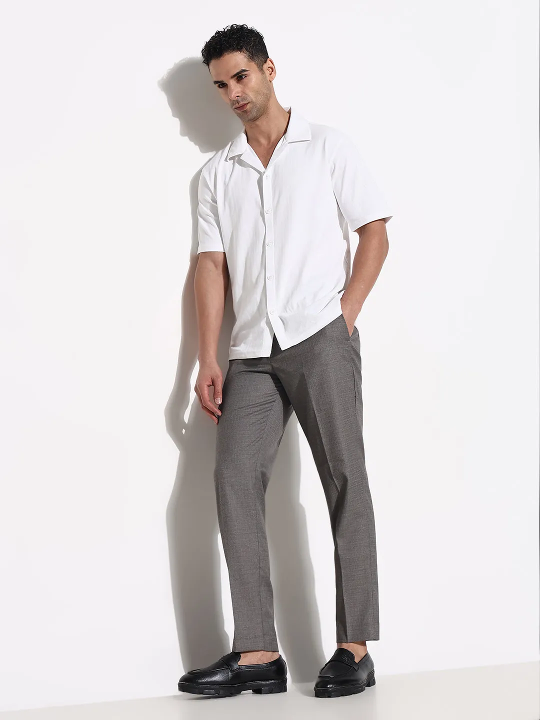 Men Grey Solid Pleated Trousers