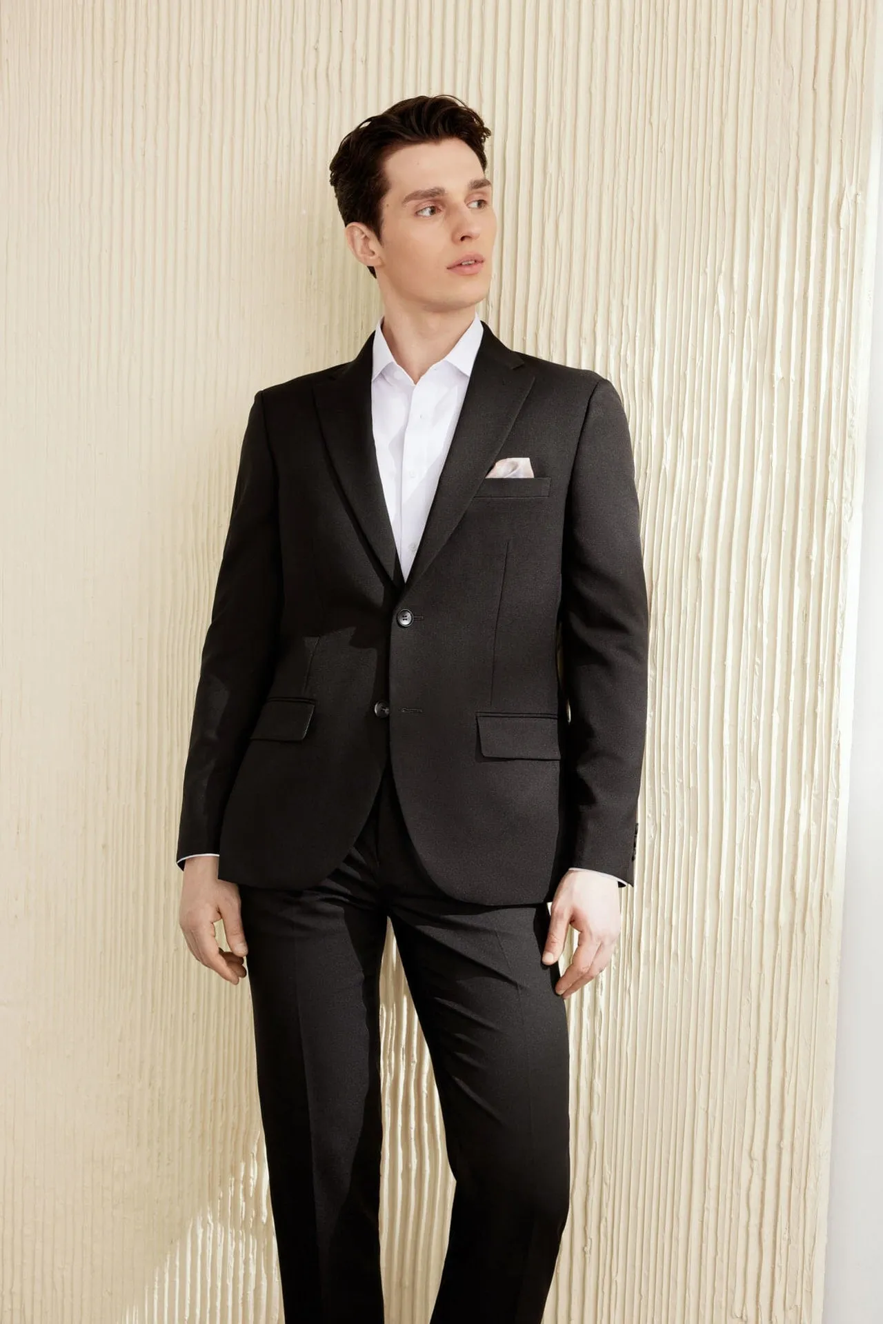Teflon Finishing Stain Resistant Suit in Regular Fit