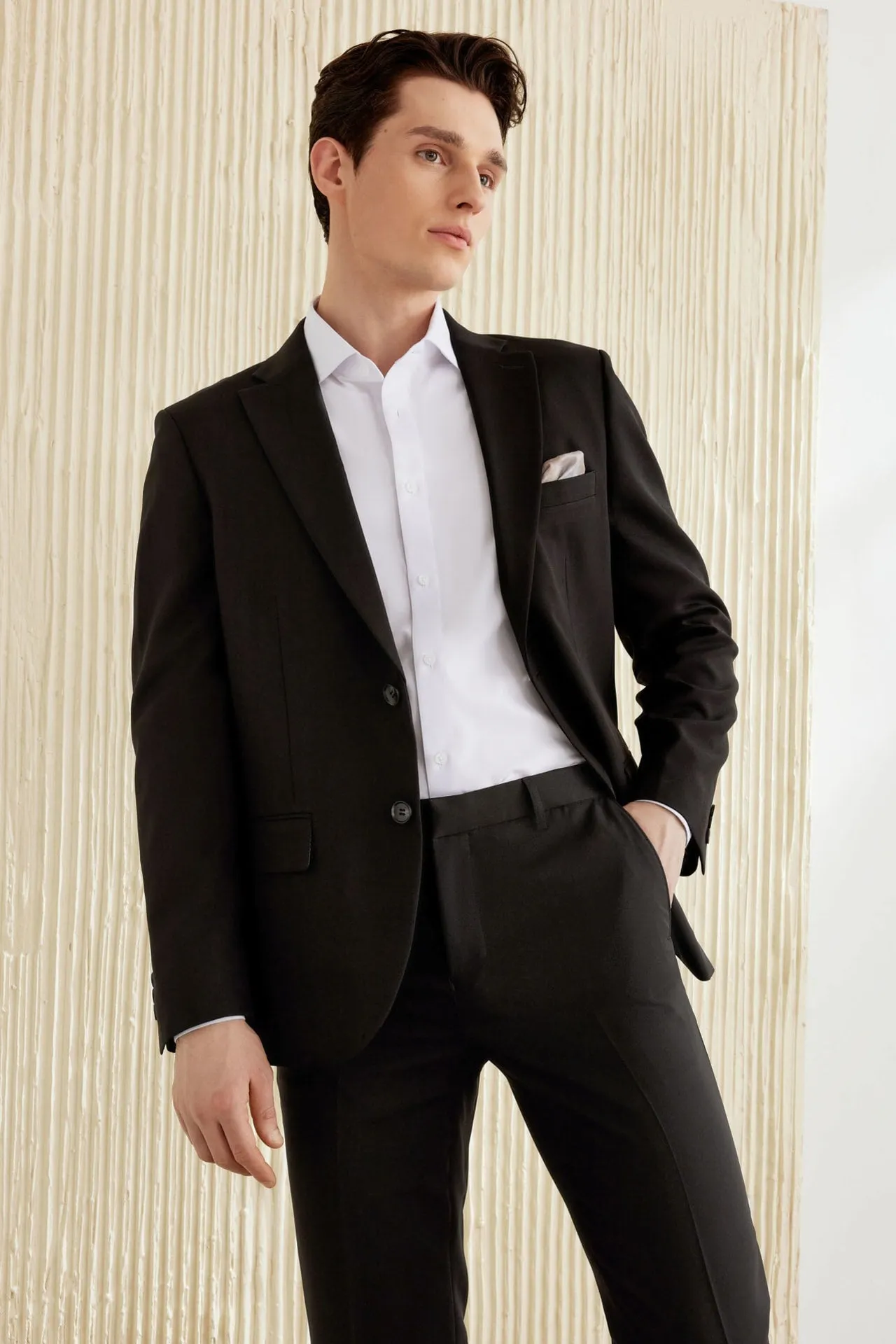 Teflon Finishing Stain Resistant Suit in Regular Fit