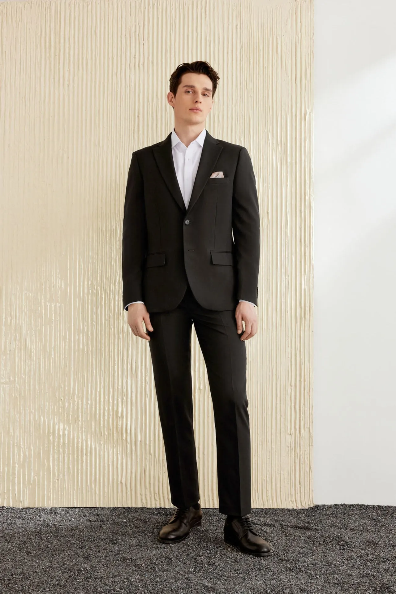 Teflon Finishing Stain Resistant Suit in Regular Fit