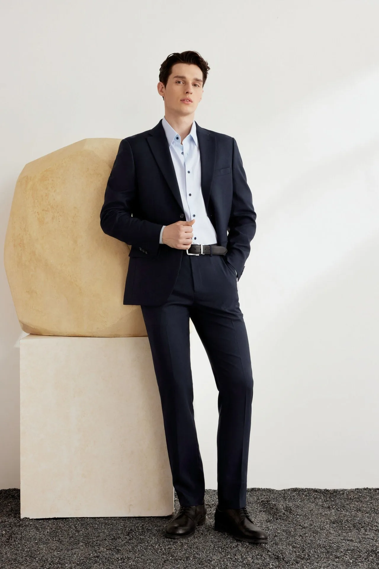 Teflon Finishing Stain Resistant Suit in Regular Fit