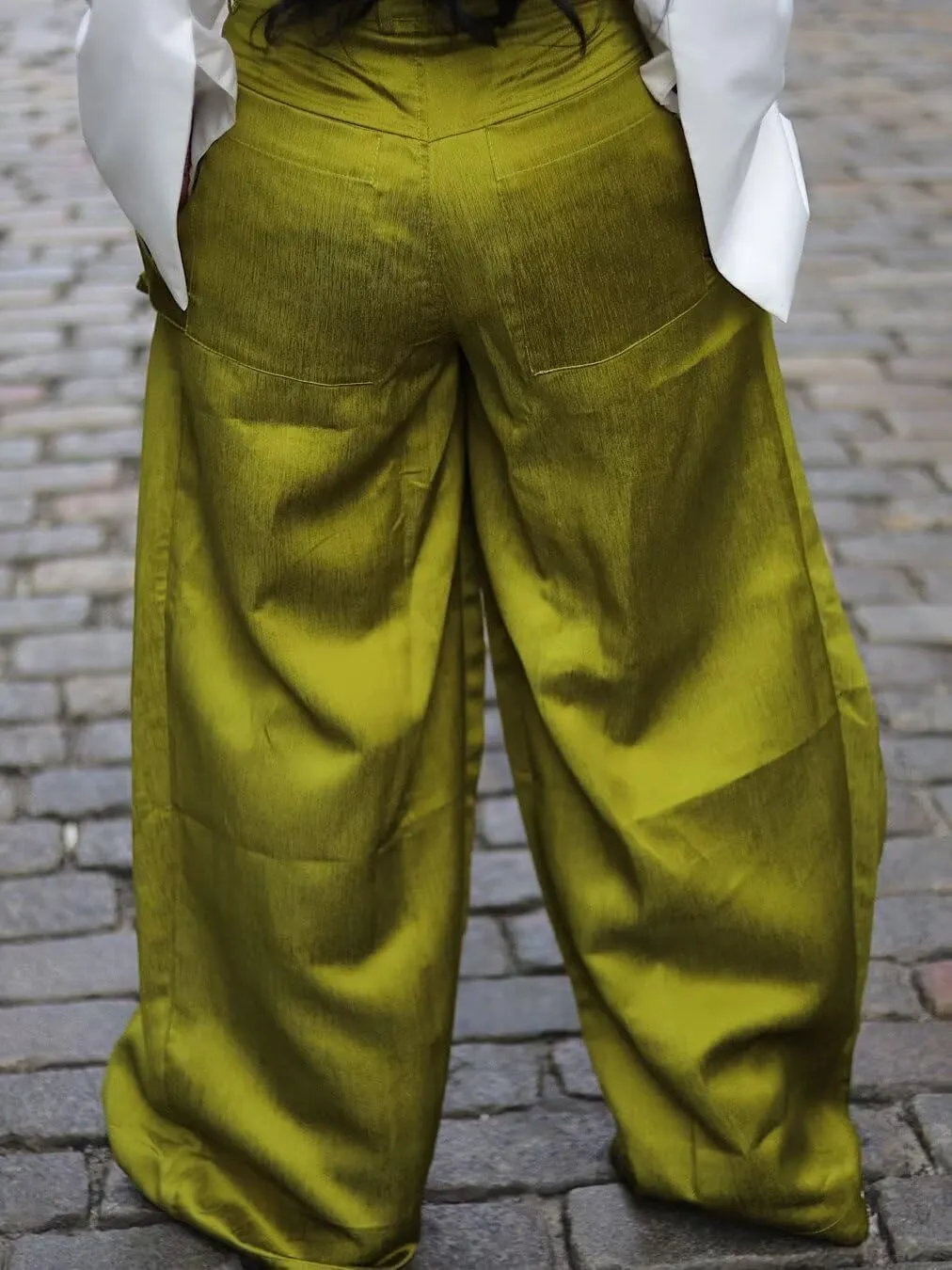 Women's High Waisted Wide Leg Satin Cargo Pants Flowy Trousers with Zipper Pockets
