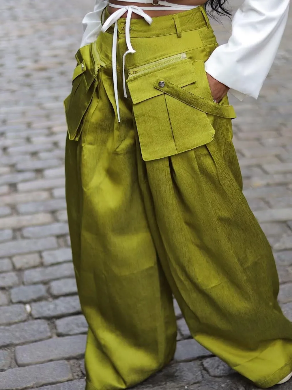 Women's High Waisted Wide Leg Satin Cargo Pants Flowy Trousers with Zipper Pockets