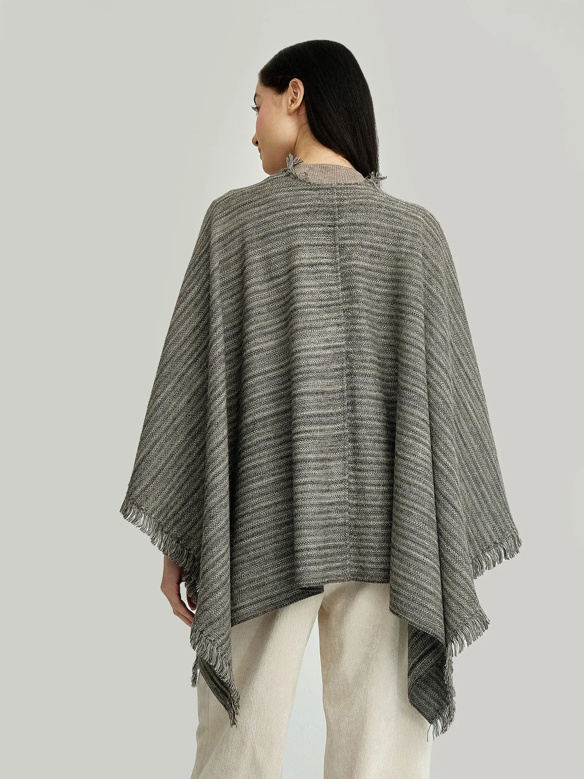 Yudith Poncho Baby Alpaca Color Beige